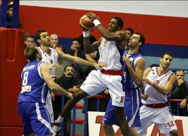 «Καλπάζει» ο Πανιώνιος, παραπαίει ο Ίκαρος