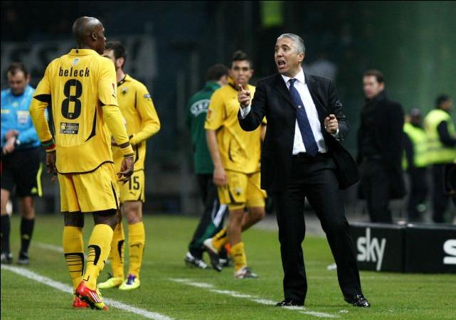 Σιωπή και δουλειά από Κωστένογλου, απαντήσεις από Μανωλά