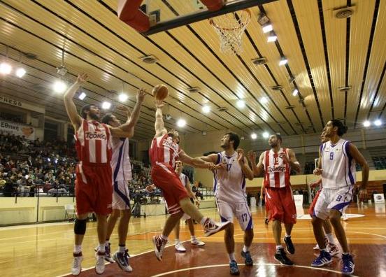 O Ολυμπιακός έκαψε τα… φτερά του Ικάρου (105-57)