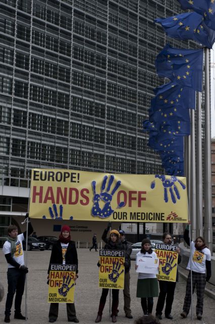 SOS για τη μειωμένη χρηματοδότηση της θεραπείας του AIDS εκπέμπουν οι Γιατροί Χωρίς Σύνορα