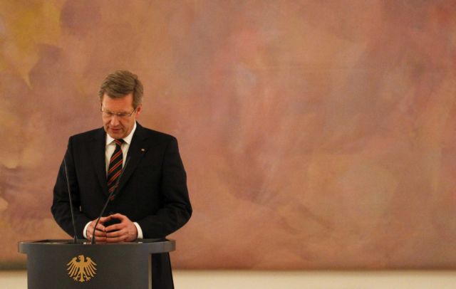 «Ό,τι είναι νόμιμο, δεν είναι και σωστό» λέει ο Γερμανός πρόεδρος για το δάνειό του