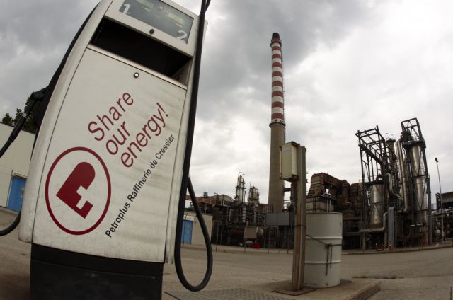 Αναστέλλεται η λειτουργία τριών διυλιστηρίων πετρελαίου της ελβετικής Petroplus