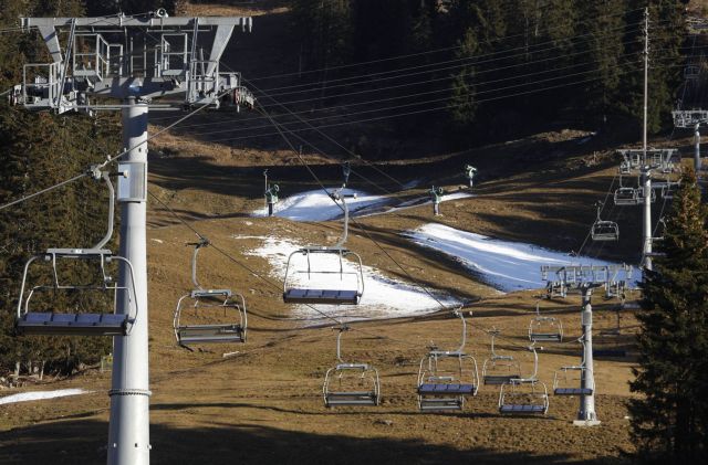 Μετά τό «σκληρό» φράγκο, η Ελβετία πλήττεται και από έλλειψη χιονιού στις Άλπεις