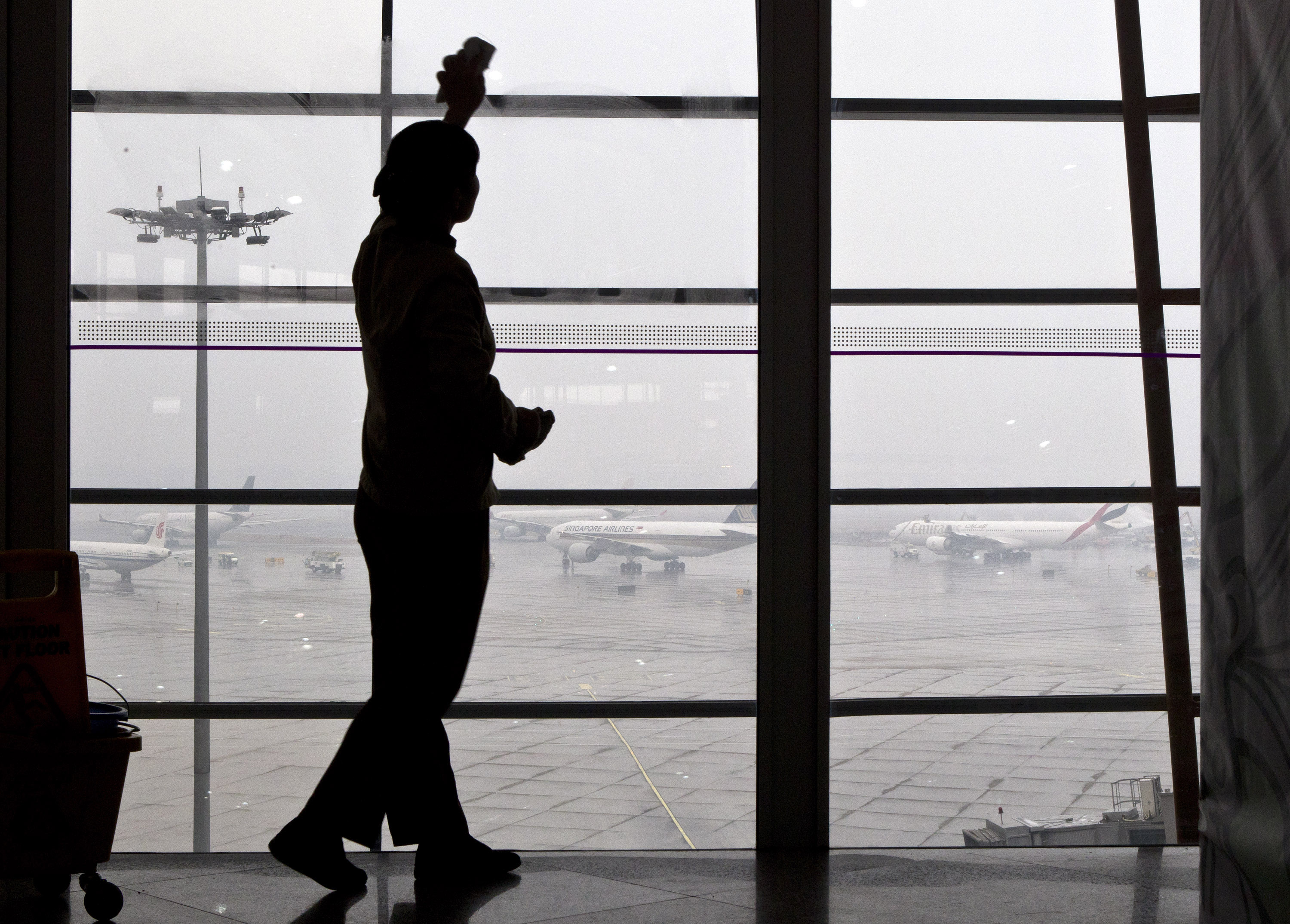 Προβλήματα στις πτήσεις προκαλεί η ομίχλη που καλύπτει το Πεκίνο