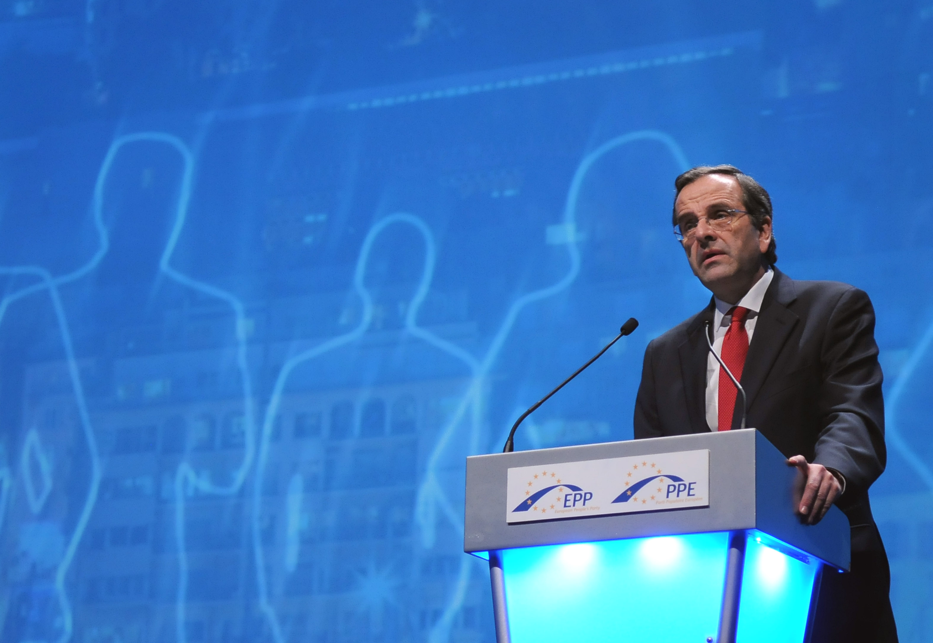 Μόνο για μικρή παράταση στο βίο της κυβέρνησης Παπαδήμου συζητά η ΝΔ