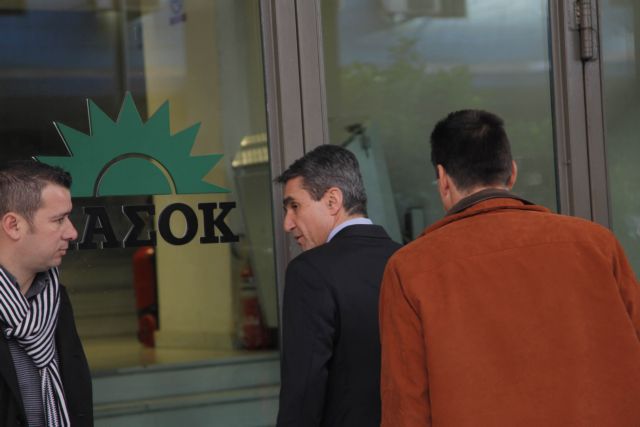 Θέμα ηγεσίας έθεσαν Βενιζέλος, Λοβέρδος, Χρυσοχοΐδης στο Πολιτικό Συμβούλιο