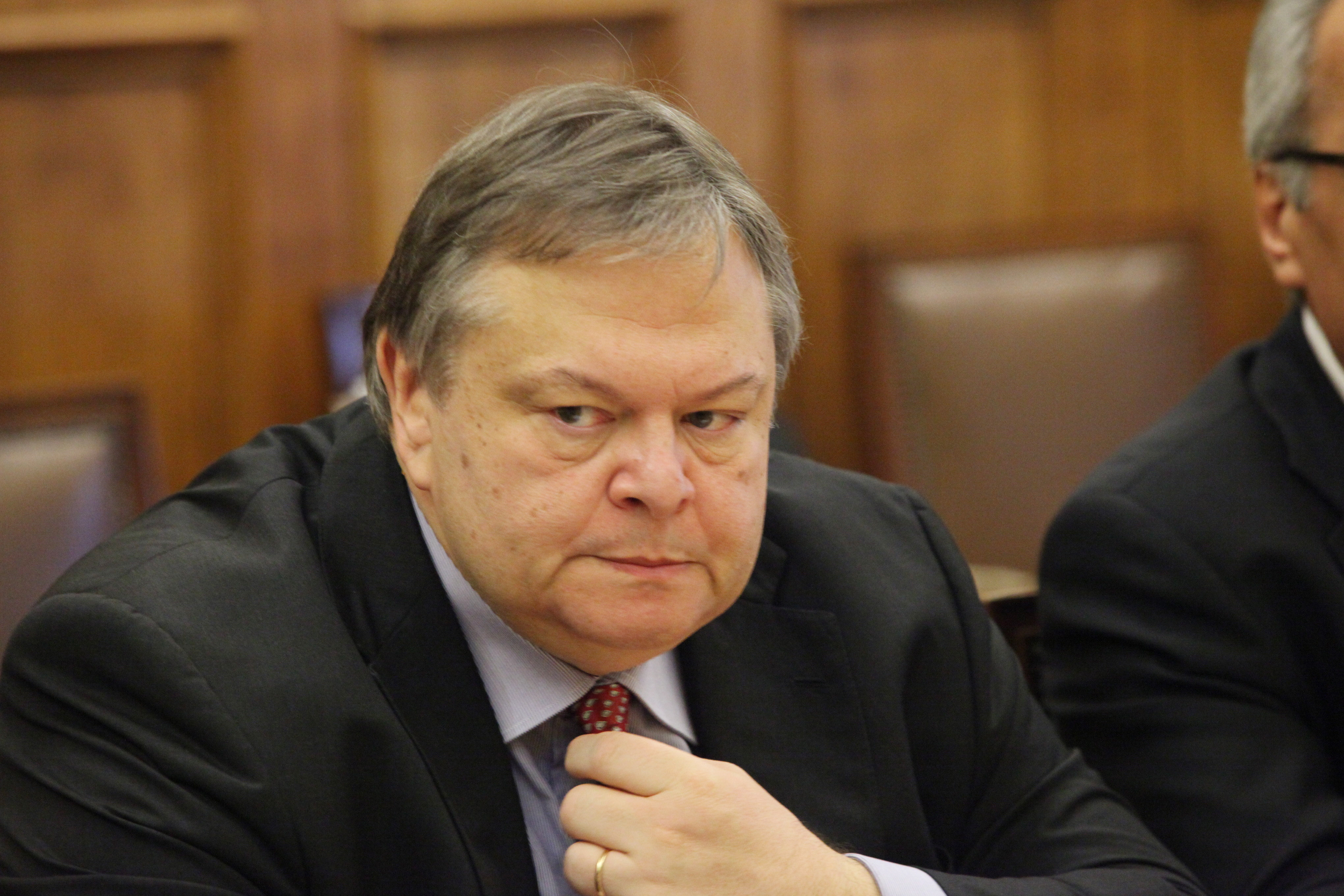 Η χώρα δεν μπορεί να πάει σε εκλογές ενώ διαπραγματεύεται το PSI, λέει ο Ευ.Bενιζέλος