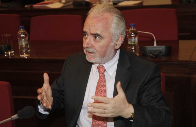 Για μέτρα μείωσης του εργατικού κόστους πιέζει η τρόικα