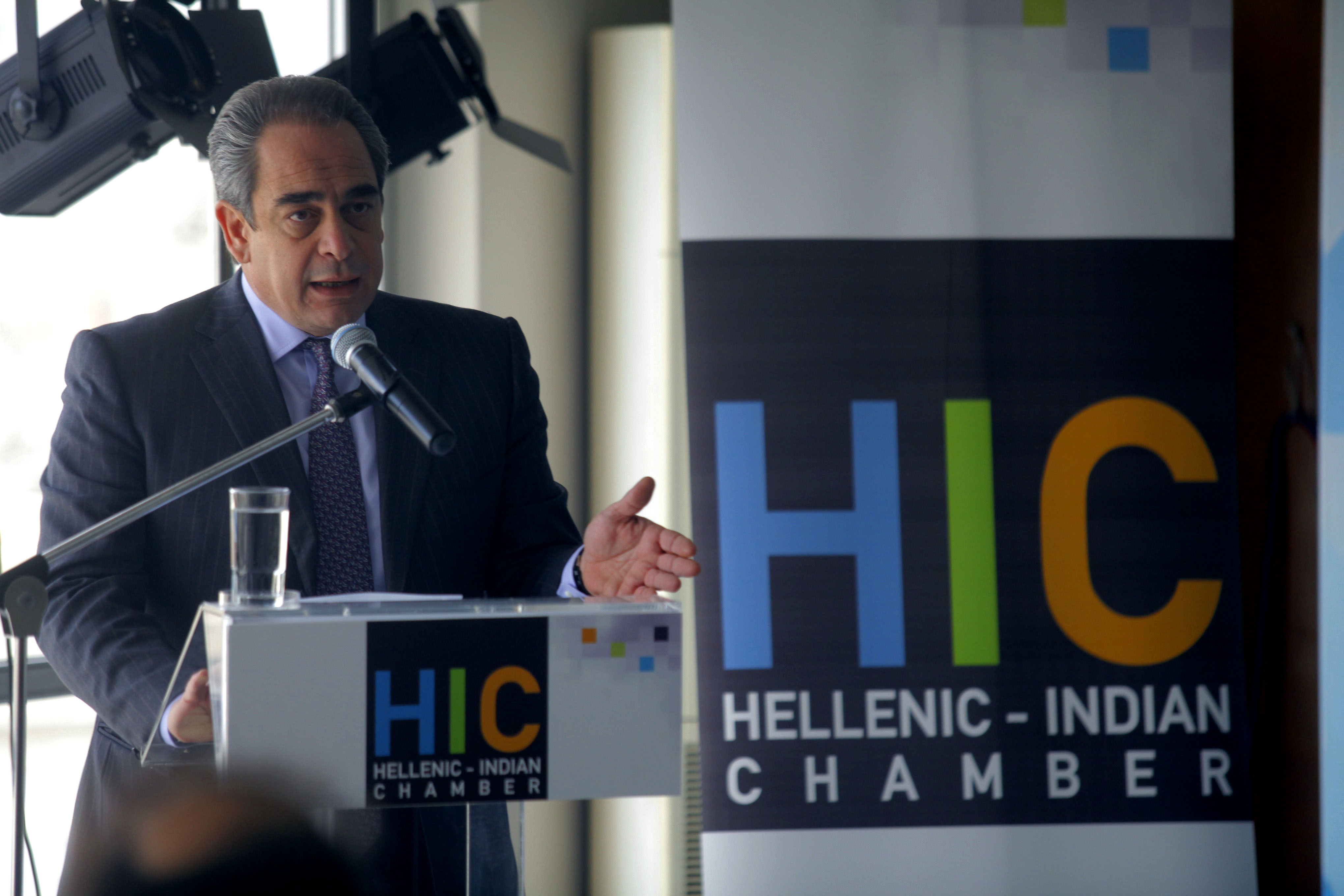 Επίθεση Μίχαλου στο οικονομικό επιτελείο για τις ληξιπρόθεσμες οφειλές