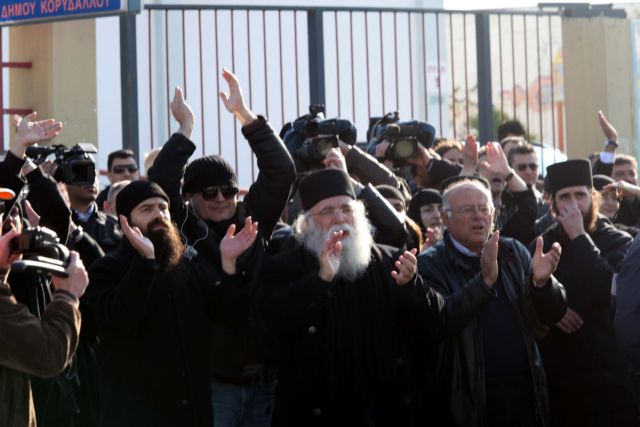 Νέες παρεμβάσεις από τη Μόσχα κατά της προφυλάκισης του αρχιμανδρίτη Εφραίμ