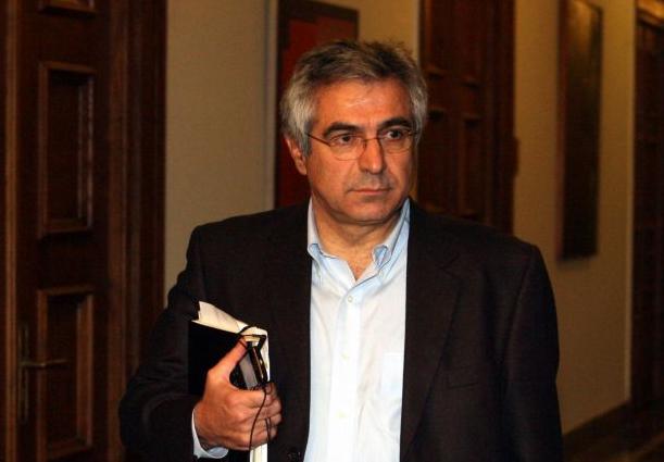 Επιμένει στο άνοιγμα των λογαριασμών των βουλευτών στην Ελβετία ο Μ.Καρχιμάκης