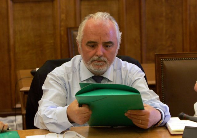 Η κυβέρνηση «δεν έχει πρόθεση κατάργησης εθνικής συλλογικής σύμβασης»