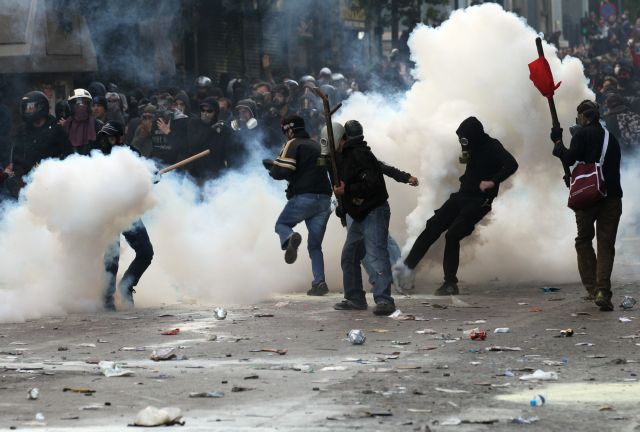 Προτιμώ ένα σπασμένο μάρμαρο, παρά ένα σπασμένο κεφάλι, δήλωσε ο Χρ.Παπουτσής