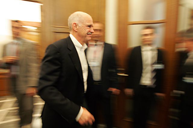 Να ανοίξει τα χαρτιά του περιμένουν από τον Γ.Παπανδρέου τα στελέχη του ΠΑΣΟΚ