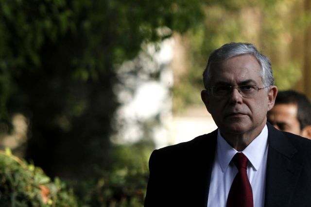 Αποφασισμένη να παραμείνει στην Ευρωζώνη η Ελλάδα, διαμηνύει ο Λ.Παπαδήμος