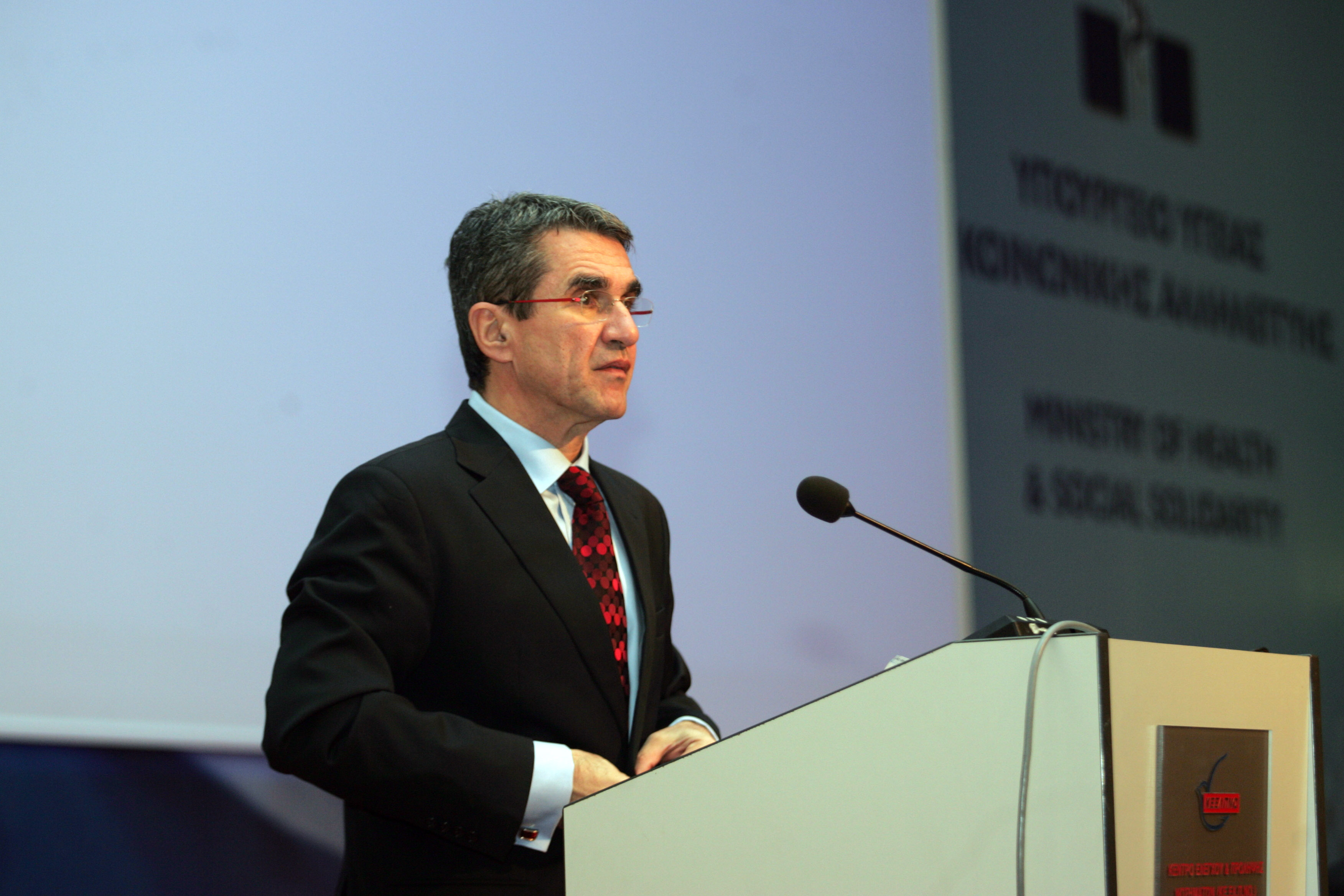 Μέτρα για τη μείωση της φαρμακευτικής δαπάνης, προαναγγέλλει ο υπουργός Υγείας