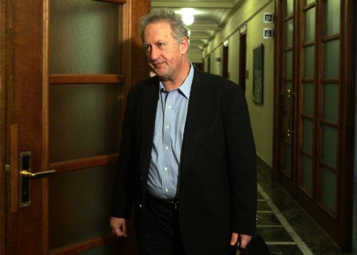 «Να ξεκαθαρίσει ο Γ.Παπανδρέου τις θέσεις και τις προθέσεις του» λέει ο Κ.Σκανδαλίδης