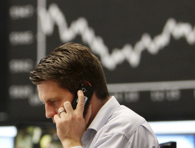 Πτωτικές τάσεις στο Χρηματιστήριο με οδηγό τις τράπεζες