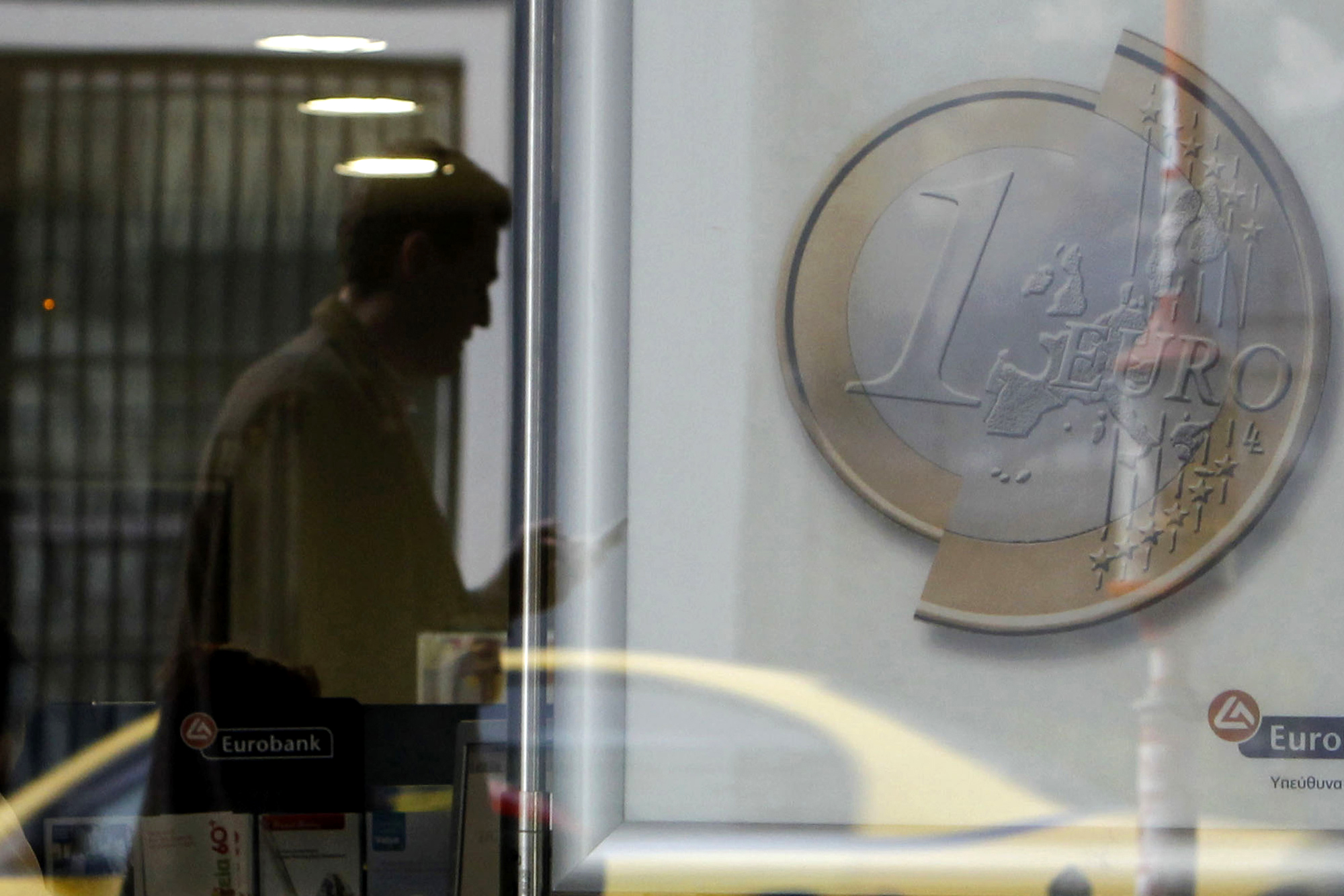 Η Ευρώπη βαδίζει και πάλι προς την ύφεση, προειδοποιεί η S&P