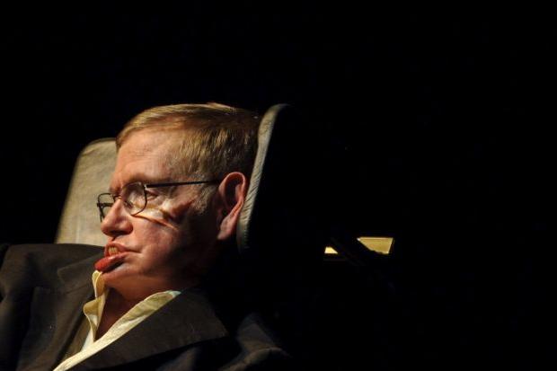 Βοηθό μέσω αγγελίας ψάχνει ο Στίβεν Χόκινγκ