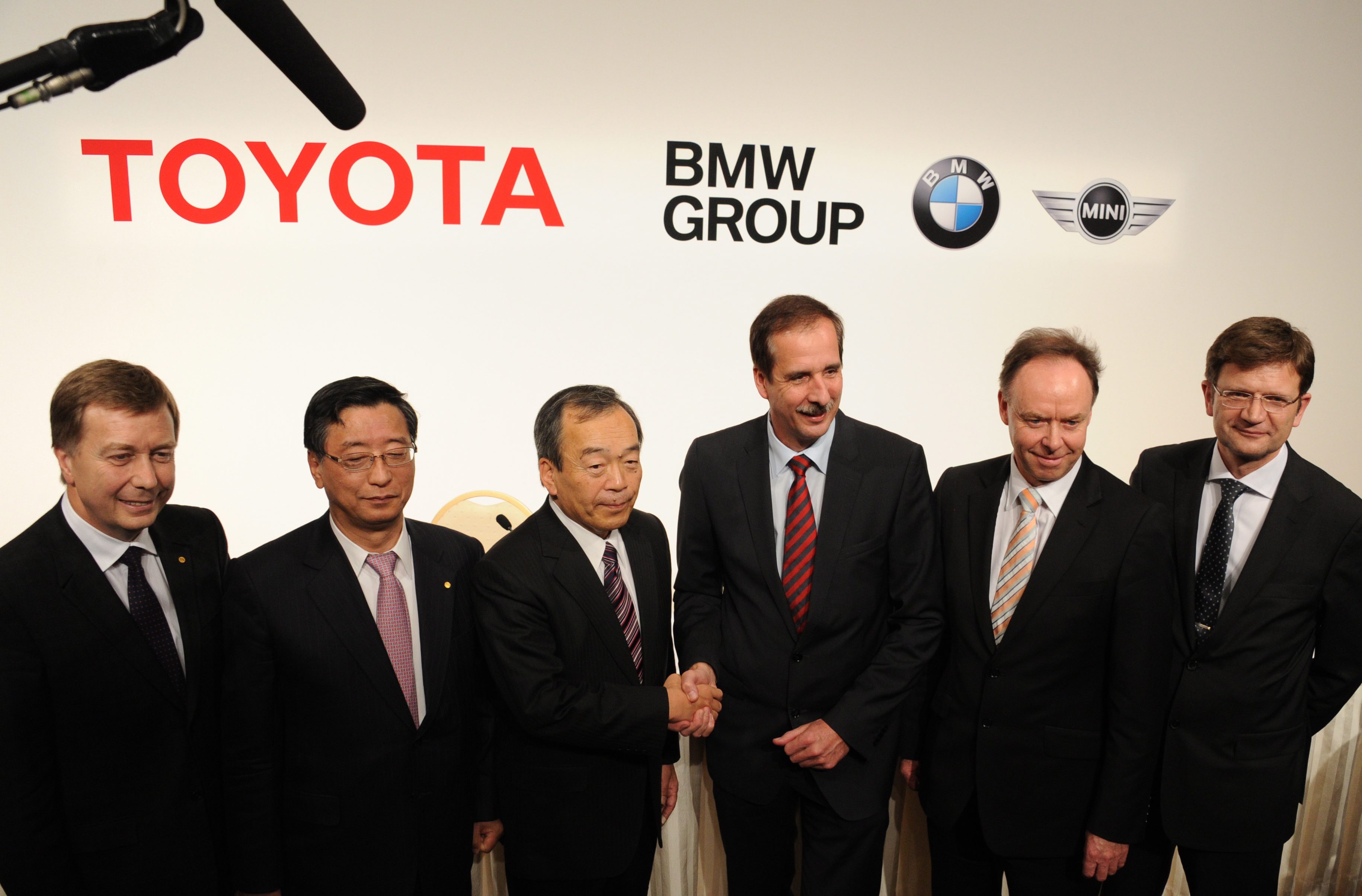 Επισφραγίζεται η “πράσινη” συνεργασία Toyota-BMW