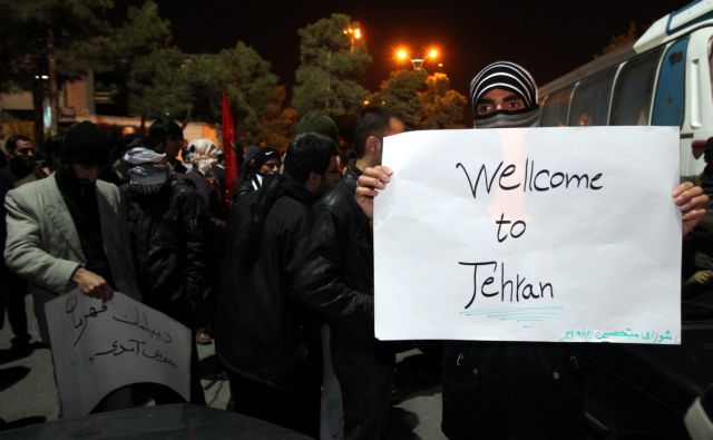 Μέλη του διπλωματικού της προσωπικού στο Ιράν ανακαλεί η Γαλλία