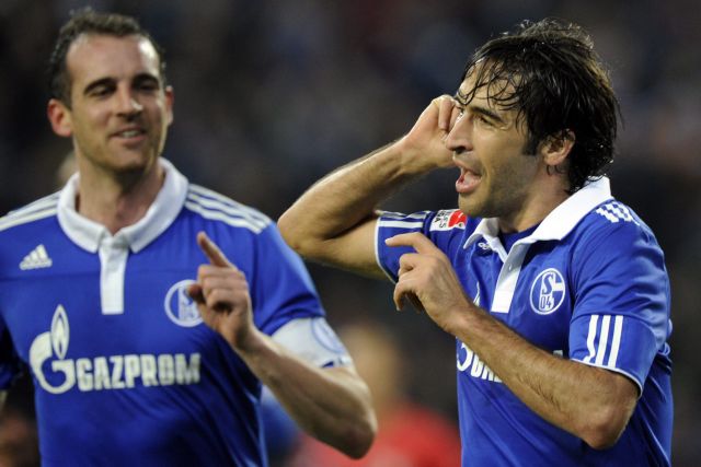 Η Σάλκε ξεπέρασε το εμπόδιο της Αουγκσμπουργκ, νίκη ανάσα για Αμβούργο