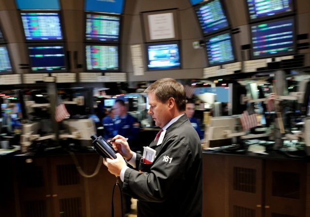 Μεικτά πρόσημα στη Γουόλ Στριτ, στο κόκκινο τα ευρωπαϊκά χρηματιστήρια την Τετάρτη