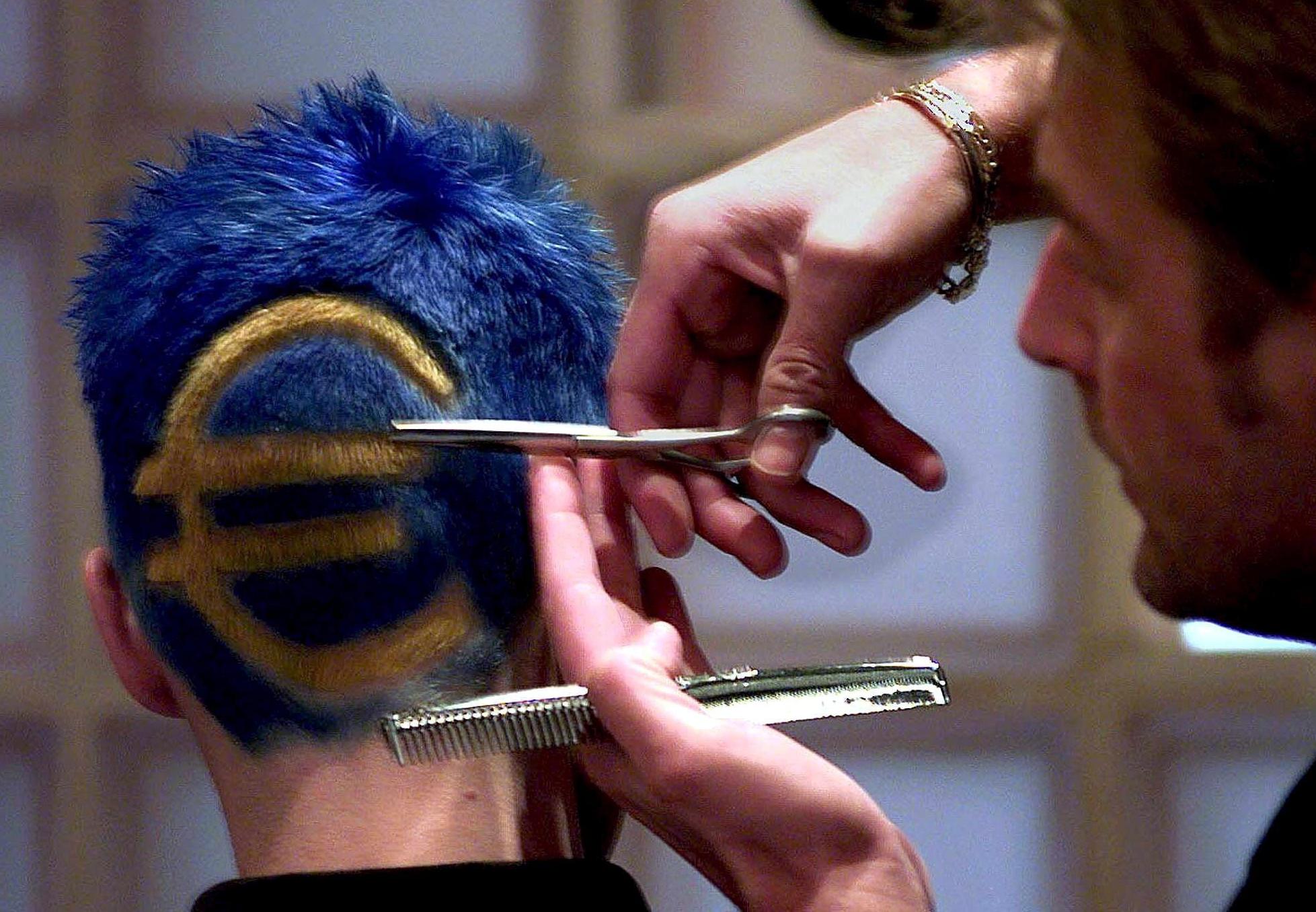 Με απώλειες κλείνει το 2011 το ευρώ, για δεύτερο συνεχόμενο έτος