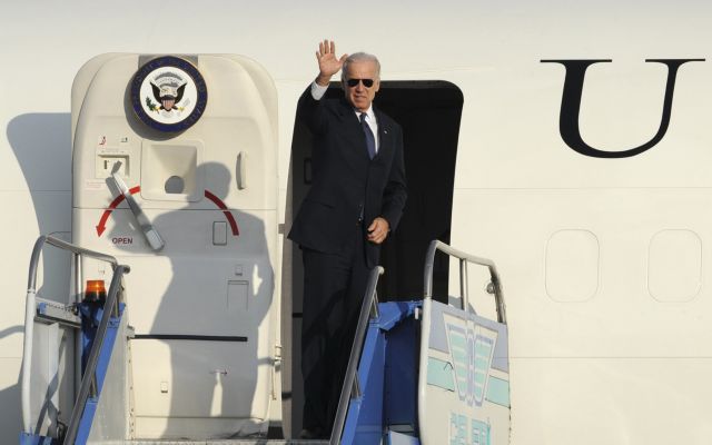 Στην Αθήνα την Κυριακή ο αντιπρόεδρος των ΗΠΑ, συναντήσεις με Παπούλια και Παπαδήμο