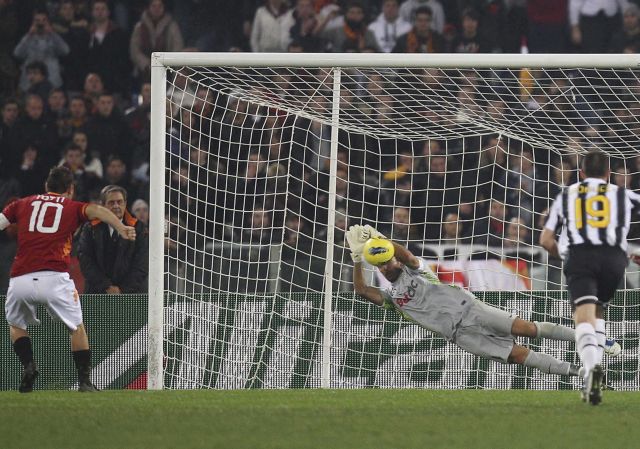 Ο Μπουφόν κράτησε τη Γιουβέντους στο «ρετιρέ»