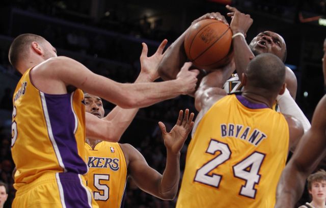 Πρώτη νίκη για τους Λέικερς, 2Χ2 το Μαϊάμι