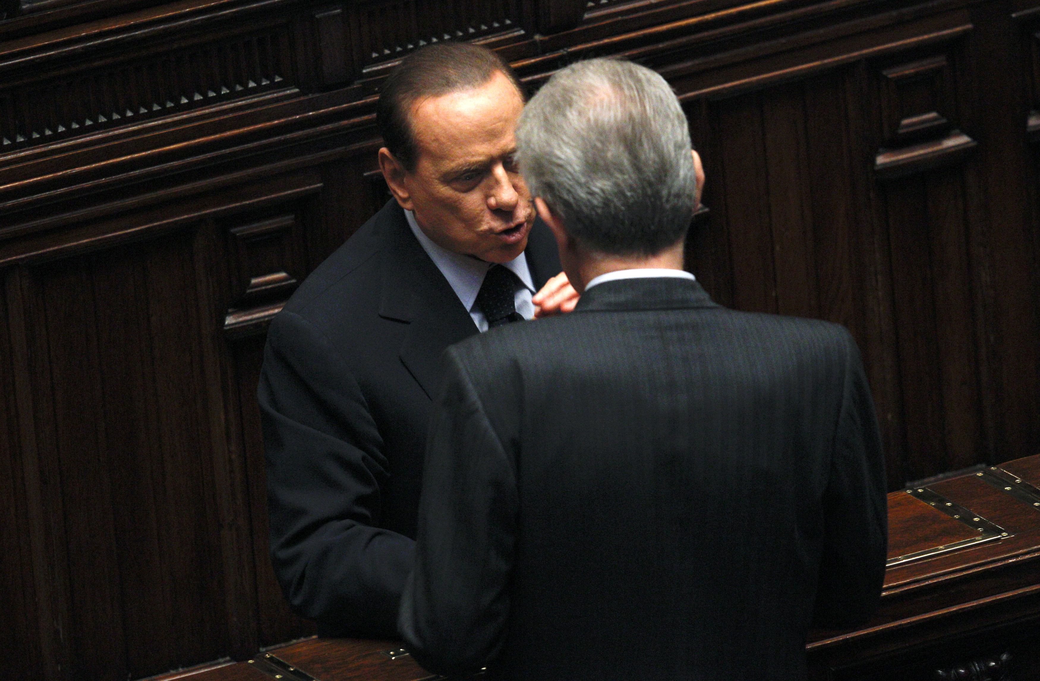 Ψήφο εμπιστοσύνης έλαβε η κυβέρνηση Μόντι, αλλά ο Μπερλουσκόνι τον θεωρεί «απελπισμένο»