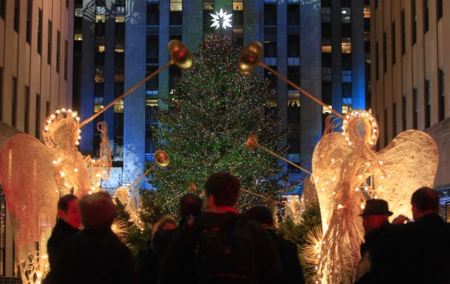 Άναψαν τα φώτα του χριστουγεννιάτικου δέντρου στη Νέα Υόρκη