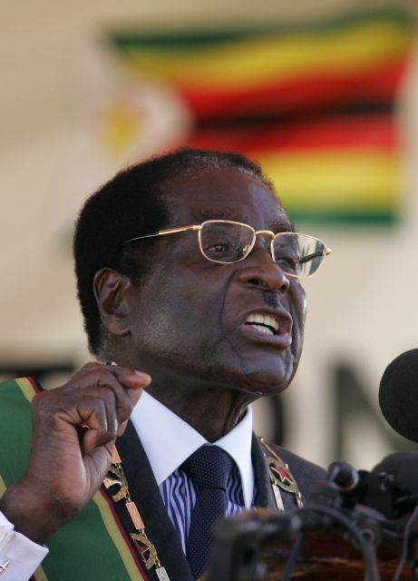 Για «ομοφυλοφιλικά όργια» κατηγορείται ο πρόεδρος της Ζιμπάμπουε Μουγκάμπε