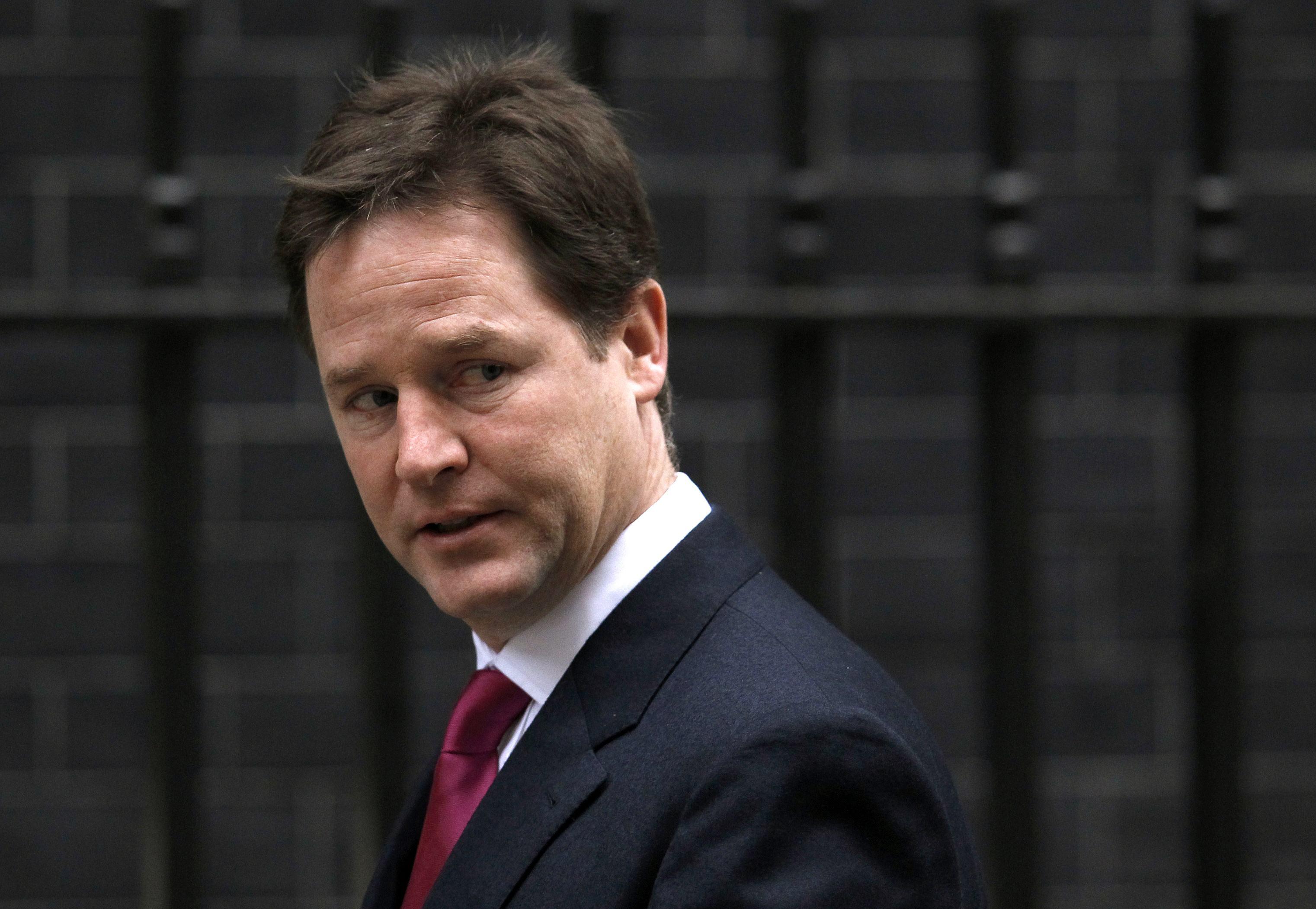 Ρήξη στις σχέσεις με τον Κλεγκ έφερε το «όχι» του Κάμερον στη Σύνοδο Κορυφής