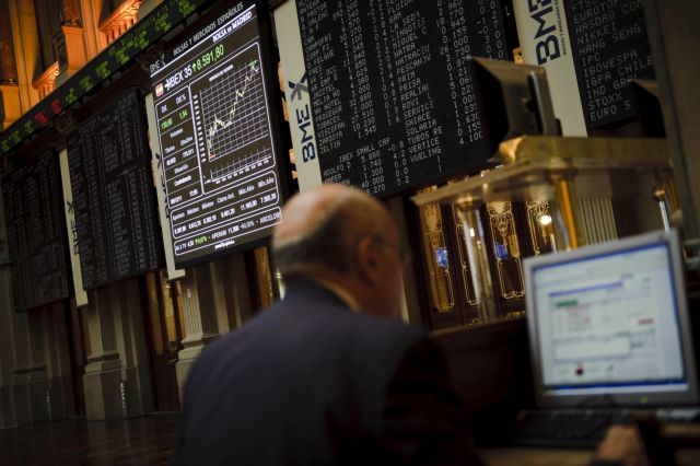 Κατακόρυφη πτώση των επιτοκίων σε δημοπρασία εντόκων γραμματίων στην Ισπανία