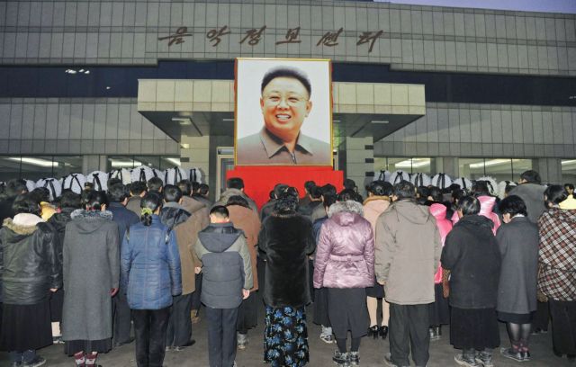 Κλαυθμός και οδυρμός για τον ηγέτη Κιμ στην απρόβλεπτη Βόρειο Κορέα