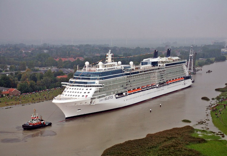 Βάζουν ηλιακά πάνελ σε κρουαζιερόπλοια!