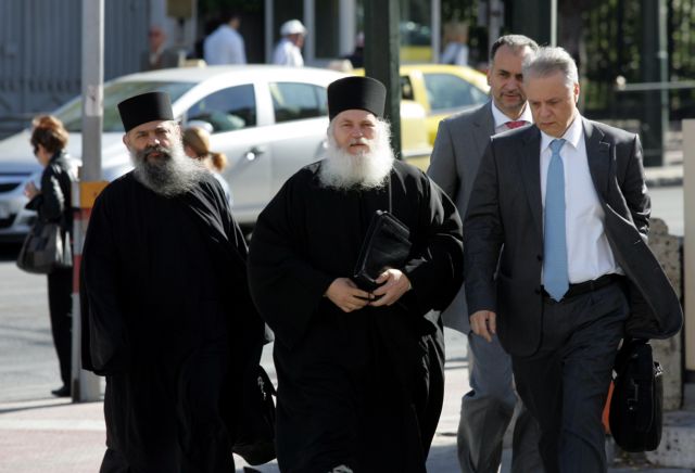 Ο ηγούμενος Εφραίμ δεν παρουσιάστηκε για να προφυλακιστεί και δηλώνει ασθενής