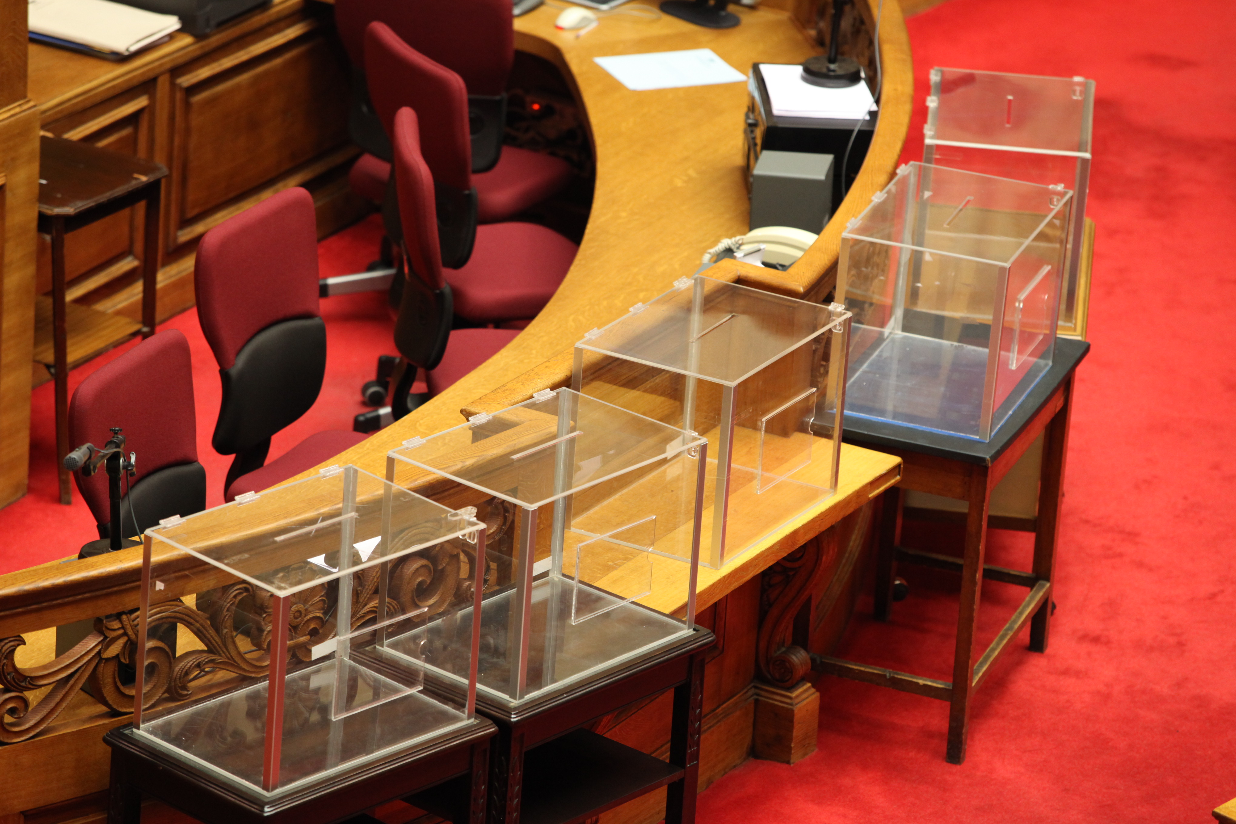 Ειρωνικά σχόλια από τον γερμανικό Τύπο για τα «πόθεν έσχες» των Ελλήνων πολιτικών