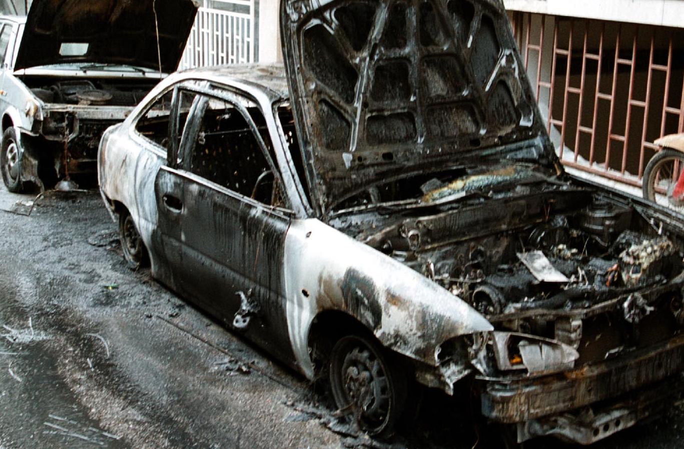 Πέντε εμπρηστικές επιθέσεις στη διάρκεια της νύχτας στην Αττική