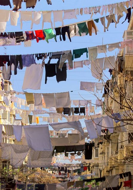 Η μπουγάδα «θα καθαρίζεται μόνη της απλωμένη στον ήλιο»