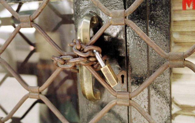 Εξήντα χιλιάδες εμπορικές επιχειρήσεις θα βάλουν λουκέτο το 2012, εκτιμά η ΕΣΕΕ