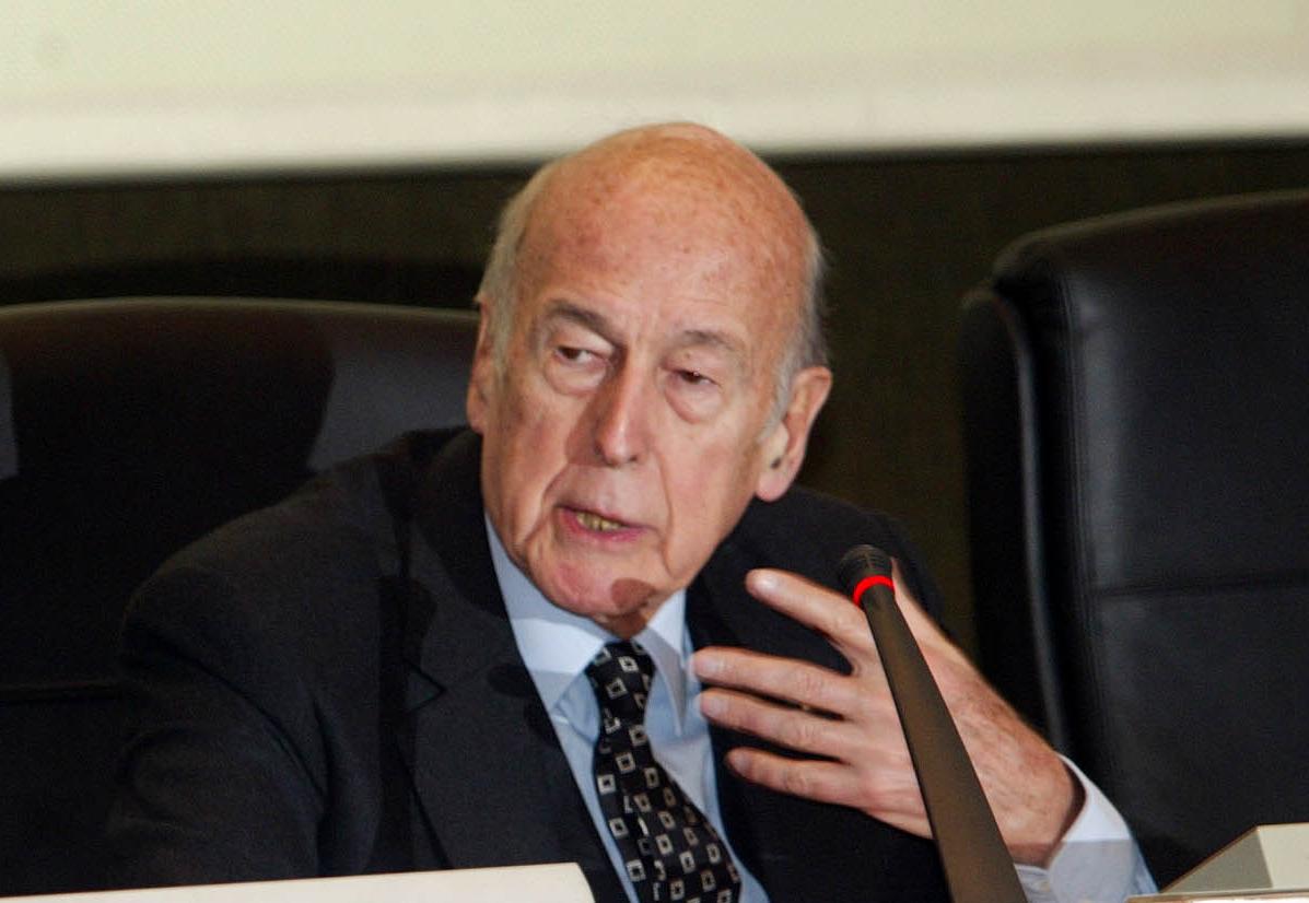 «Καλύτερα να βγείτε από το ευρώ» συμβουλεύει την Ελλάδα ο Ζισκάρ Ντ’ Εστέν