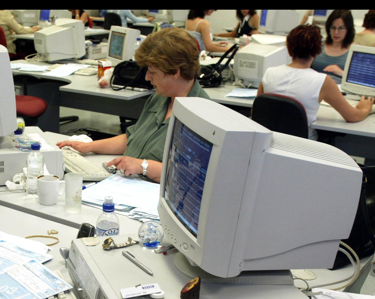 Μετ’ εμποδίων η ανακοίνωση του τελικού αριθμού των υπαλλήλων σε προσυνταξιοδοτική εφεδρεία