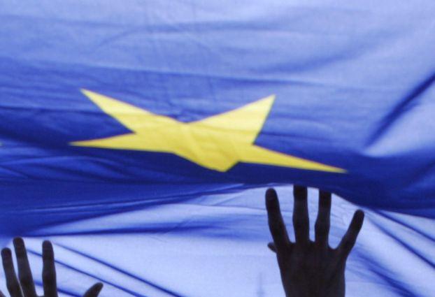 Με εννέα χώρες θα παραμείνει η Ευρωζώνη το 2012, εκτιμά η Pimco