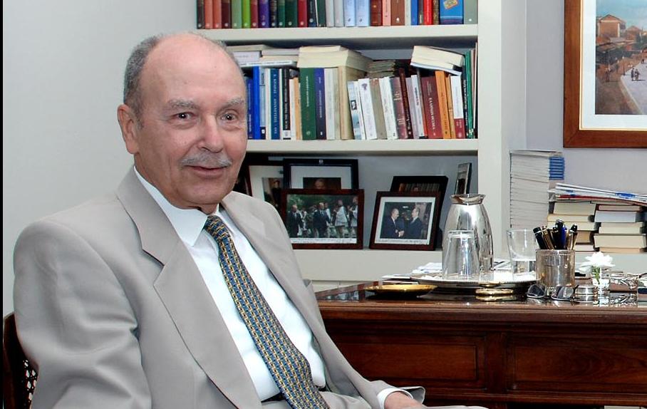 Κυβέρνηση Παπαδήμου έως το τέλος της τετραετίας ζητά ο Κωστής Στεφανόπουλος