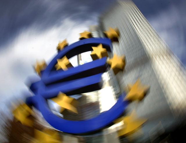 Απόσυρση της ρήτρας διάλυσης της Ευρωζώνης από τον EFSF