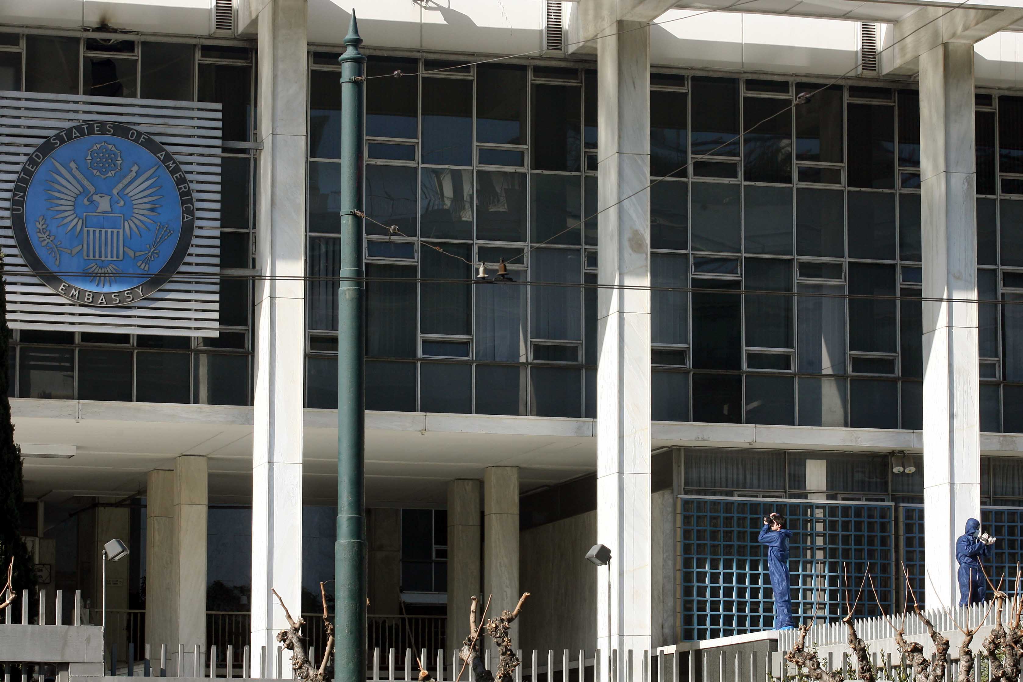 Λήξη συναγερμού για το δέμα στην περιοχή της πρεσβείας των ΗΠΑ